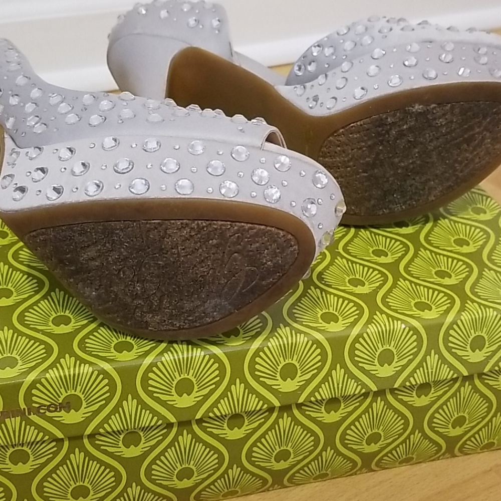 Gianni Bini Silver Rhinestone Pumps - Picture 4 of 5